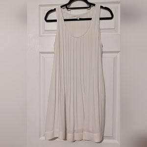 Aritzia Babaton Size Extra Small Pleated Dress